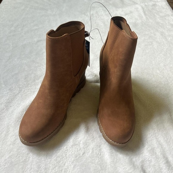 Target Universal Thread Brown Heeled Ankle Boots Women's 8.5 NWT - Picture 2 of 4